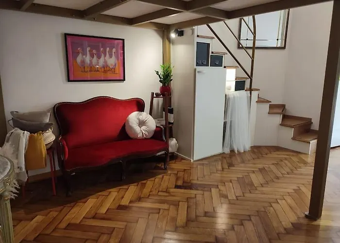 Calm Flat With A Private Terrace Трієст